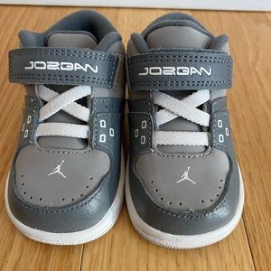 Toddler Jordan Sneakers- Gray